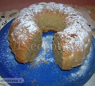 Kávovo-šlehačková bábovka