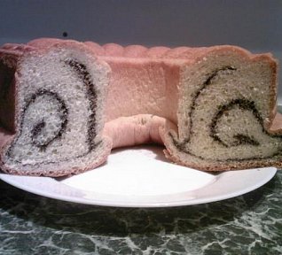 Hrníčková kynutá bábovka s makovou náplní