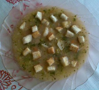 Zeleninová česnečka s krutony