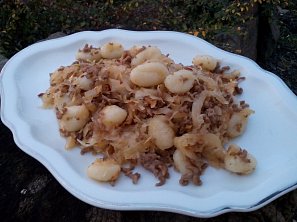 Gnocchi se zelím a mletým masem