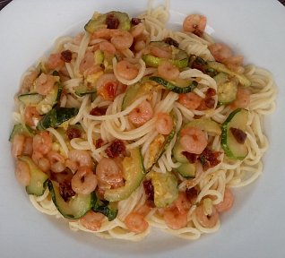 Těstoviny (nejen) s krevetami a cuketou