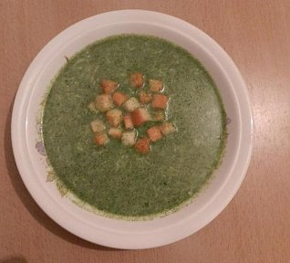 Špenátová polévka s krutony