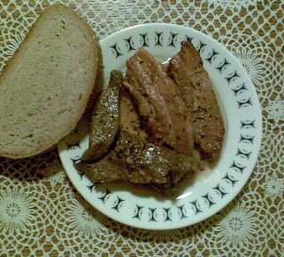 Pečený bůček s játry na kmíně