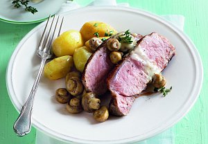 Telecí medailonky s krémovým dresinkem