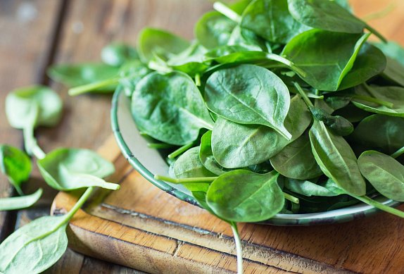 Teplý salát z restované panenky