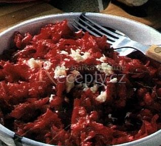 Salát z červené řepy