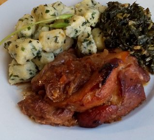 Vepřové koleno na zázvoru a česneku