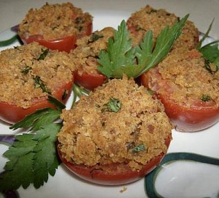 Plněná rajčata se strouhankou