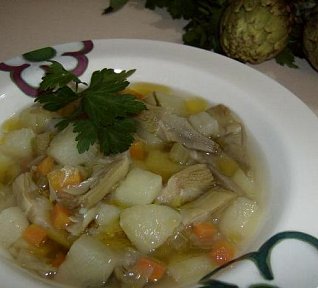 Italská "bramboračka" s artyčoky