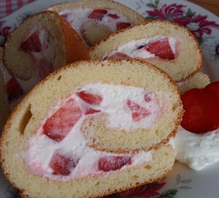 Jahodová roláda - rychle a chutně