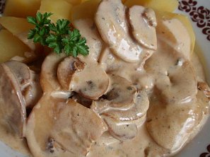 Jednoduché smetanové žampiony na špeku