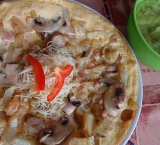 Bramborová omeleta se šunkou a žampiony