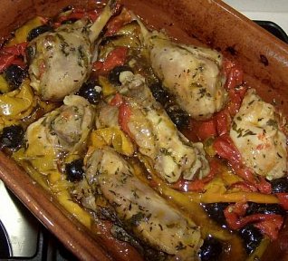 Kuřecí maso s paprikou a černými olivami