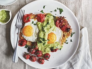 Bramborové rosty se zeleninou a vejcem