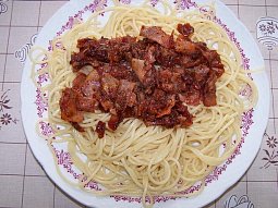 Špagety se šunkou