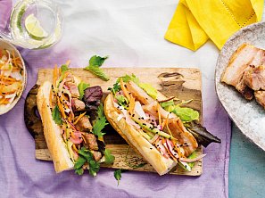 Banh mi - bageta s pečeným bůčkem