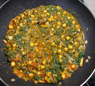 Špenátovo-cizrnové karí