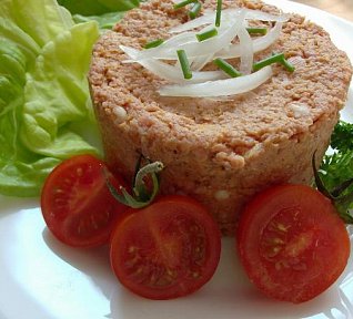 Falešný tatarák z uzeniny