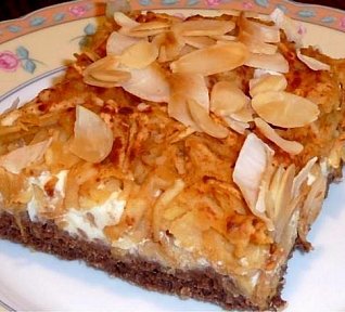 Kakaové řezy s tvarohem a jablky