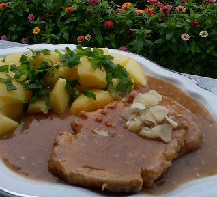 Česnekové kotlety na špeku Česnekové kotlety na špeku
