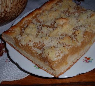 Koláč s hruškovým / jablečným rozvarem - kynutý