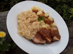 Kedlubnové zelí dušené na špeku (slanině) Kedlubnové zelí dušené na špeku (slanině)