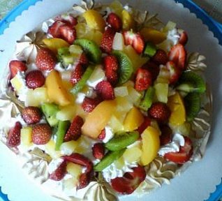 Pavlova plná ovoce