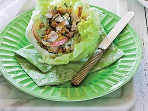 Salát waldorf s kuřetem