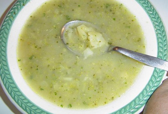 Jednoduchá brokolicová polévka