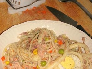 Tuňák v sýrových těstovinách