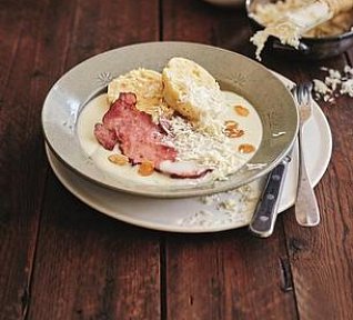 Uzené s křenovou omáčkou