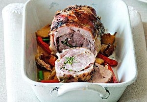 Rolovaná plec s petrželkou a česnekem