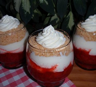 Jahodový (ovocný) pohár