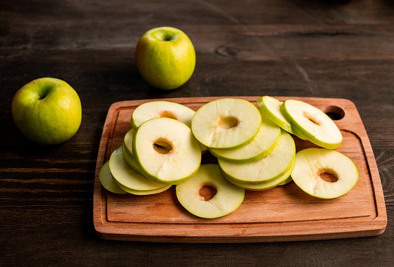 Jablka v těstíčku s vanilkovou omáčkou