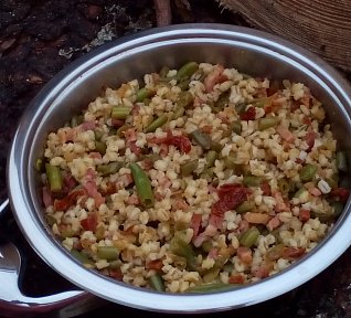 Kroupový salát s fazolkami