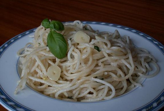 Česnekové špagety