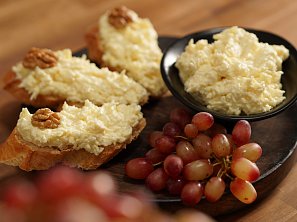 Česneková pomazánka se sýrem