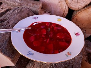 "Řepačka" - zeleninová polévka s řepou "Řepačka" - zeleninová polévka s řepou
