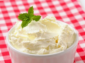 Tvarohová pomazánka se zakysanou smetanou