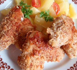 Obalovaná česneková křidélka