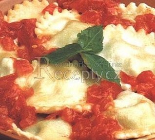 Ravioli plněné špenátem a tvarohem