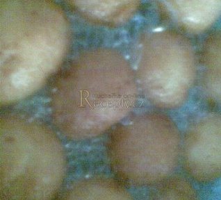 Bramborové kynuté koule (1922)