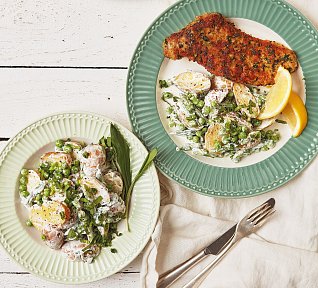 Lehký bramborový salát s hráškem a chřestem