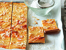 Jogurtový koláč s mandlemi