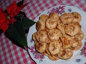 Jednoduché sýrové chuťovky (slané cukroví)