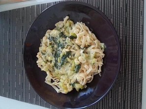 Fetuccini s listovým špenátem a cuketou