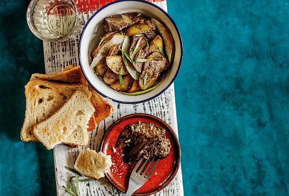 Husí játra s hruškami