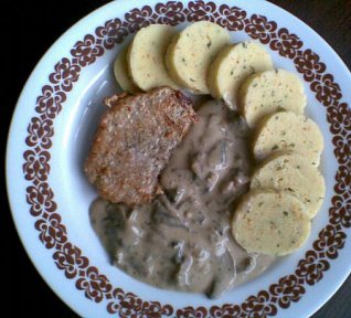 Kotlety s houbovou omáčkou