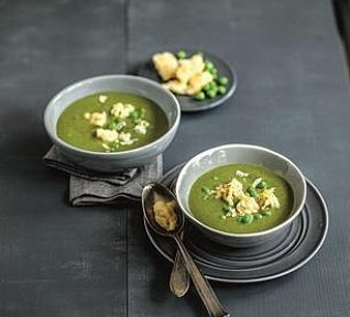 Polévka ze špenátu a hrášku