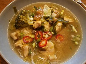 Kuřecí miso polévka s houbami